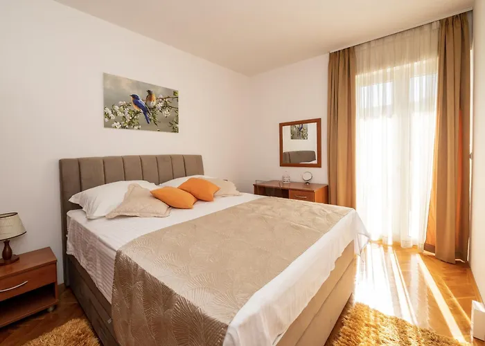 And With Parking Space - 22531 Penzion Trogir