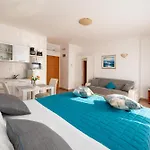 Gasthof And With Parking Space - 22531 Trogir